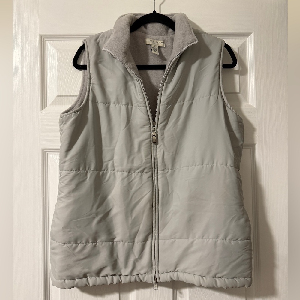 🐨Lord & Taylor Gray Vest Size Large Petite Fair Condition🐨